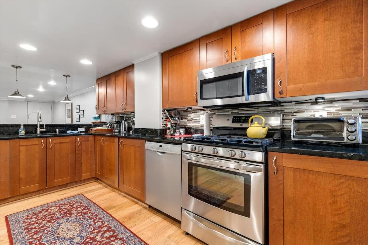 Entire 1-Br Apt In Noma Eckington Вашингтон Экстерьер фото