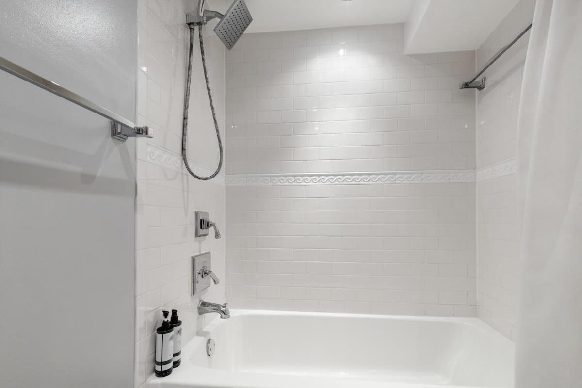 Entire 1-Br Apt In Noma Eckington Вашингтон Экстерьер фото